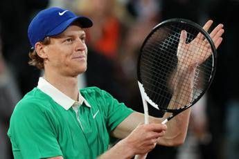 Sinner oggi, live al Roland Garros 2025 contro Djokovic. La diretta