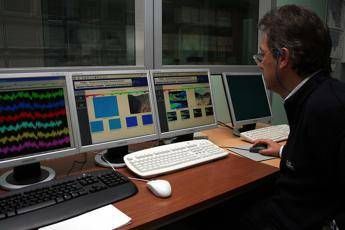 Terremoto oggi ai Campi Flegrei, forte scossa di magnitudo 4.4. Paura anche a Napoli