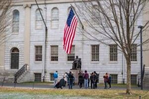 Trump-Harvard, giudice blocca azione del presidente contro studenti stranieri