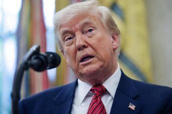 Trump avverte California: “Stop a uomini in sport femminile o blocco finanziamenti”