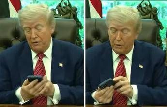 Trump e il telefono che disturba. Sorpresa, è il suo – Video
