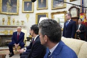 Trump, via Waltz: consigliere si dimette dopo scandalo chat