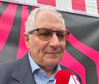 Tumori, oncologo Ciardiello: ‘”Il cancro colon si può prevenire con stile di vita”