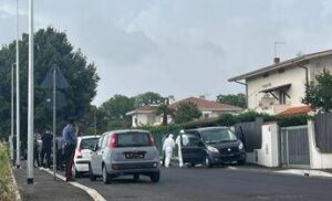 Uccisa a Fregene, nuora cercava sul web come togliere il sangue dal materasso