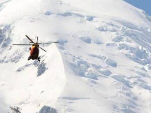 Valanga in Svizzera, travolte diverse persone sull’Eiger