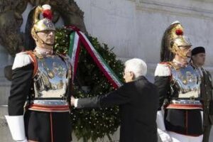2 giugno, Mattarella all’Altare della Patria: “Con referendum Italia scelse pace e libertà”