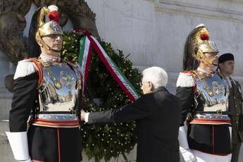 2 giugno, Mattarella all’Altare della Patria: “Con referendum Italia scelse pace e libertà”
