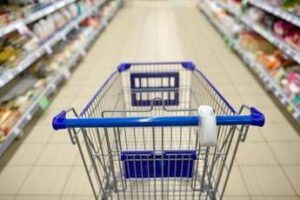Ad aprile sale l’inflazione in Italia: +2,8%. Su anche il carrello della spesa