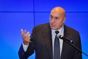 Crosetto: “Il mondo è cambiato, anche la Nato deve cambiare”