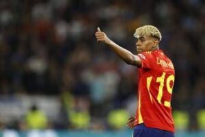 Dalle gite in barca al… rastrello: Yamal, vacanze italiane per il fenomeno del Barcellona