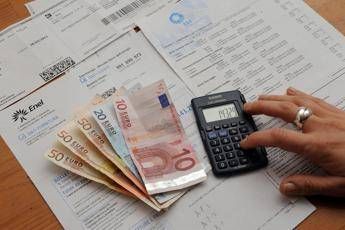 Energia, Aept lancia referendum per eliminare 175 miliardi di oneri nascosti in bolletta