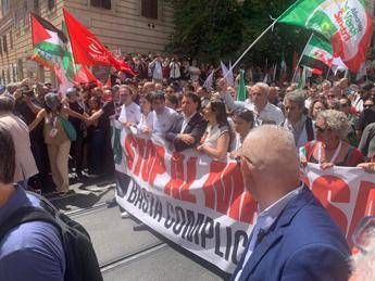 “Fermiamo il massacro”, a Roma il grido della piazza per Gaza