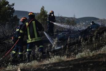 Grecia, maxi incendio a Chio: evacuati 19 insediamenti