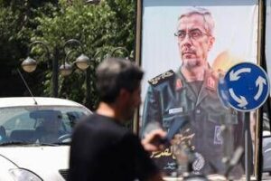 “Hai 12 ore per fuggire o ti elimino”, la telefonata del Mossad al generale iraniano