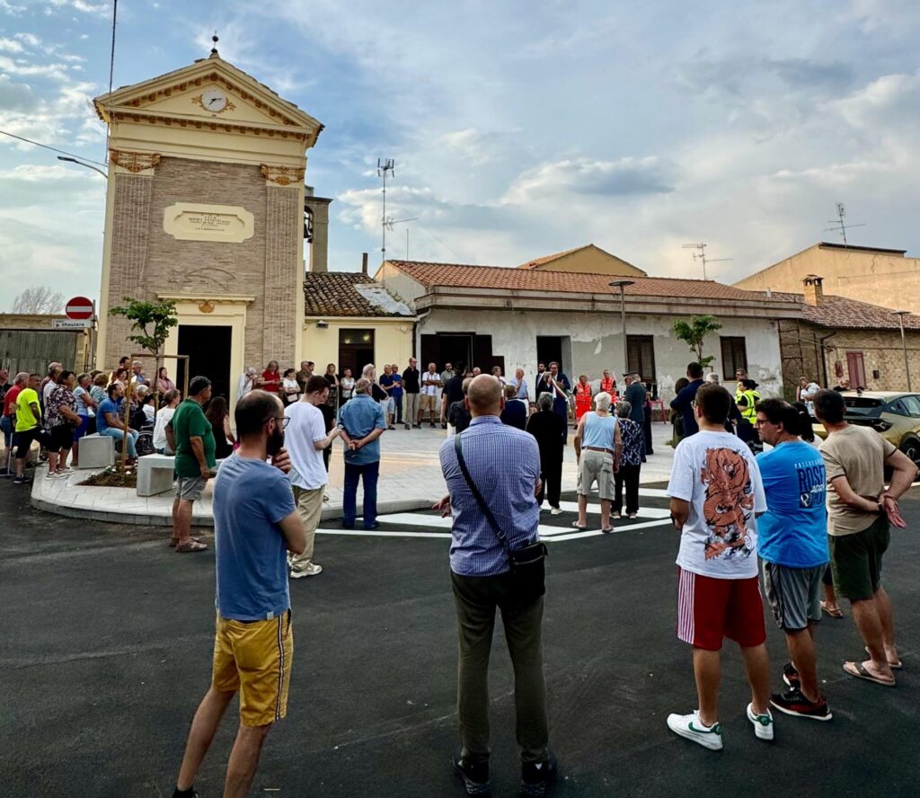 Roseto, riconsegnata la piazza rinnovata di Casal Thaulero