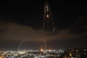 Iran, Bertolotti (Ispi): “Blocco Stretto Hormuz? Guerra ibrida e cyberattacchi tra opzioni”