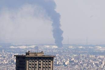 Iran, Israele colpisce sito nucleare Natanz: “Altri 10 obiettivi nel mirino”