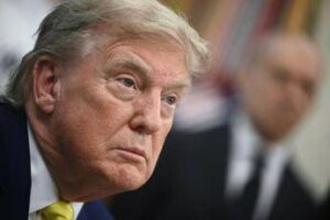 Iran, attacco Usa è la scommessa più pericolosa di Trump: l’analisi del New York Times