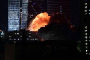 “Iran non si ferma, aiutateci a tornare a casa”, l’appello dell’italiana in Israele