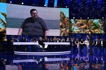 Isola dei famosi, 30 giorni dopo: come sono cambiati i naufraghi (i kg persi da Adinolfi)