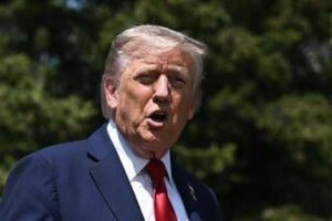 Israele-Iran, Trump: “Tutti dovrebbero evacuare Teheran”. Presidente Usa lascia G7
