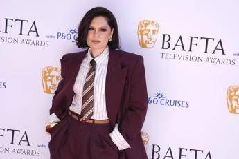 Jessie J: “Ho un cancro al seno, mi opero e sparisco per un po’”