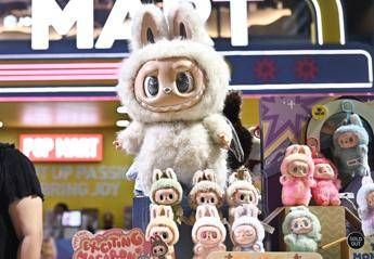 Labubu-mania, bambola venduta all’asta a 130mila euro