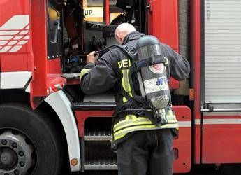 Milano, incendio in appartamento in edificio di 9 piani: 18 persone in ospedale