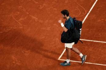 Musetti, infortunio e ritiro in semifinale Roland Garros: cosa è successo