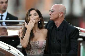 Nozze Bezos, “abbiamo condiviso un sogno”: i neosposi salutano Venezia