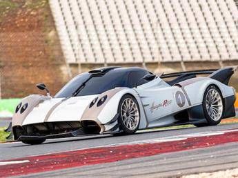 Pagani al MIMO 2025: performance e artigianato in scena a Monza