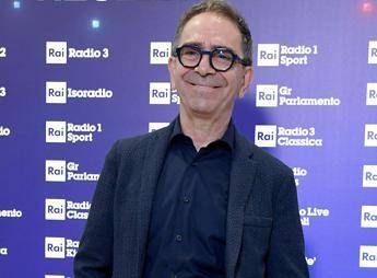 Pino Strabioli confermato in Rai, condurrà ‘Caffè Italia’ insieme a Greta Mauro
