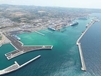 Porti, a Civitavecchia oggi operative tutte le banchine disponibili
