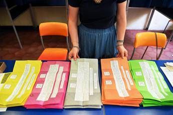 Referendum, Renzi: “Quorum non ci sarà”. Salvini: “Cittadinanza non è un regalo”