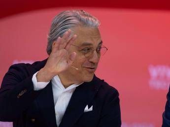 Renault, ceo Luca de Meo si dimette per “nuove sfide fuori dall’auto”