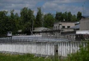 Russia, 14enne torturata in carcere e altri casi. Muratov denuncia: “Tornata figura carnefice di Stato”