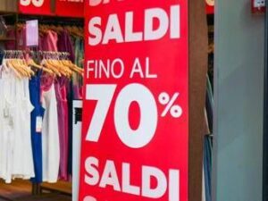 Saldi, la storia: nel periodo dell’Italia fascista le prime leggi sulle ‘vendite straordinarie’