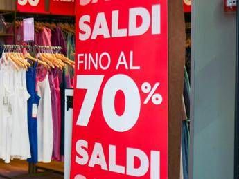 Saldi, la storia: nel periodo dell’Italia fascista le prime leggi sulle ‘vendite straordinarie’