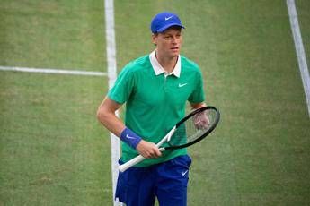 Sinner verso l’esordio a Wimbledon: quando giocherà Jannik