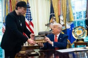 Trump contro Musk, di chi è la colpa? Grok accusa ‘papà Elon’