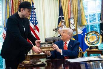 Trump contro Musk, di chi è la colpa? Grok accusa ‘papà Elon’