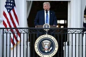 Trump vieta i viaggi negli Usa da 12 Paesi: “Motivi di sicurezza”