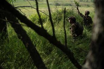 Ucraina, raffica di droni sulla Russia. Mosca colpisce base aerea