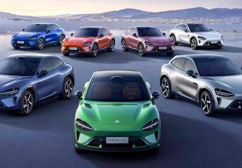 Xiaomi, 300 mila ordini in un ora per YU7 e il titolo vola