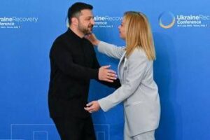 A Roma la conferenza per l’Ucraina, Meloni: “Immaginare il dopo, investimenti per 10 miliardi”