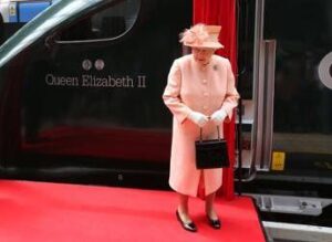 Addio al treno della regina Elisabetta, sarà dismesso nel 2027
