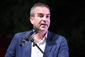 Calabria, il governatore Occhiuto si dimette: “Non mi farò fermare, mi ricandido”