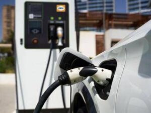 DKV Mobility rete ricarica EV: oltre un milione di punti attivi in Europa