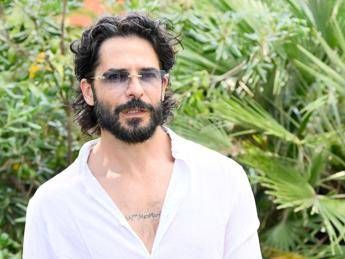 Farouk Kassam, Marco Bocci nel ruolo del padre nella serie Rai sul rapimento