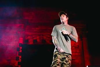 Fedez, spoiler del suo libro: da Sanremo al matrimonio finito con Ferragni